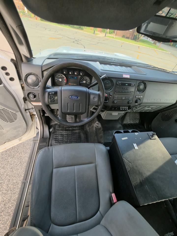 Ford F-450 SD Regular Cab DRW 2WD 2013
