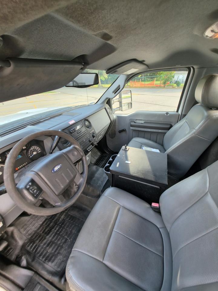 Ford F-450 SD Regular Cab DRW 2WD 2013