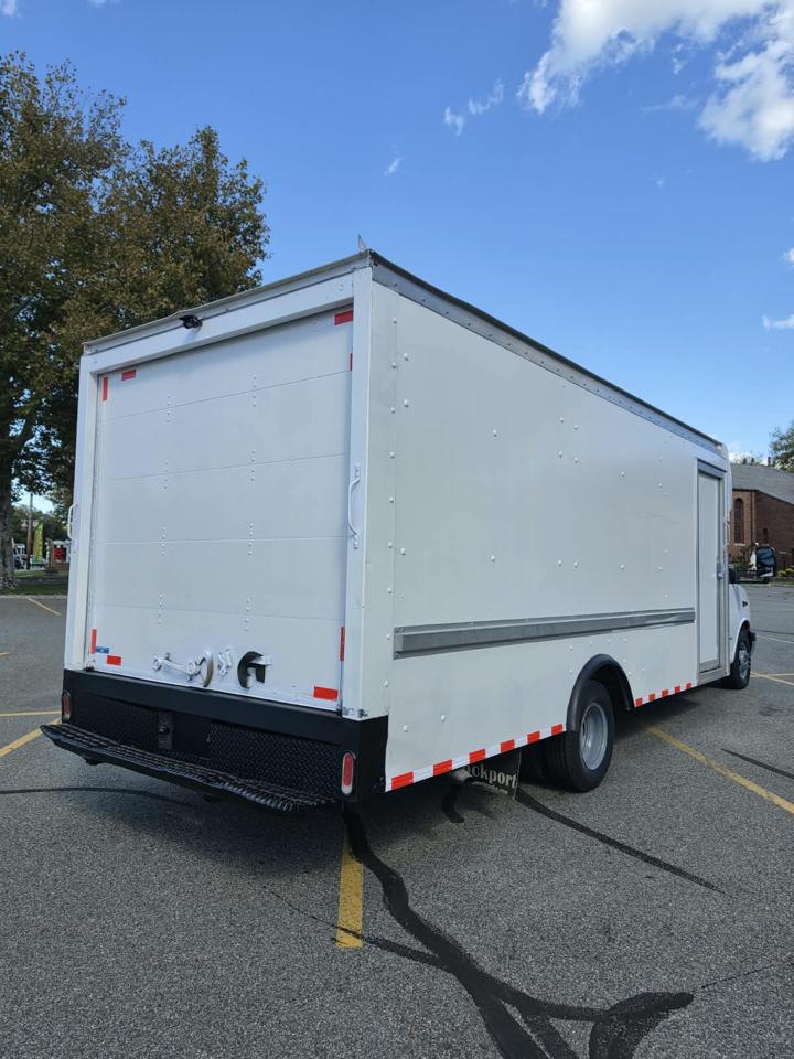 Chevrolet Express G4500 177" 2017