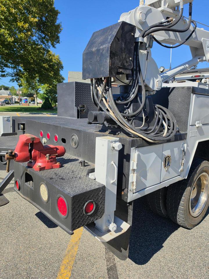 Ford F-550 Regular Cab DRW 4WD 2016
