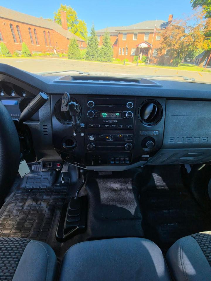 Ford F-550 Regular Cab DRW 4WD 2016