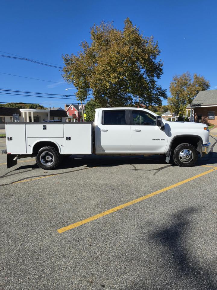 Chevrolet Silverado 3500HD LT Crew Cab 4WD 2023