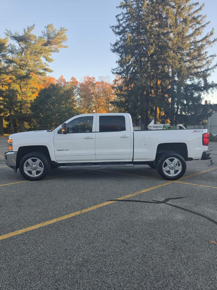 Chevrolet Silverado 2500HD LT Crew Cab Long Box 4WD 2015