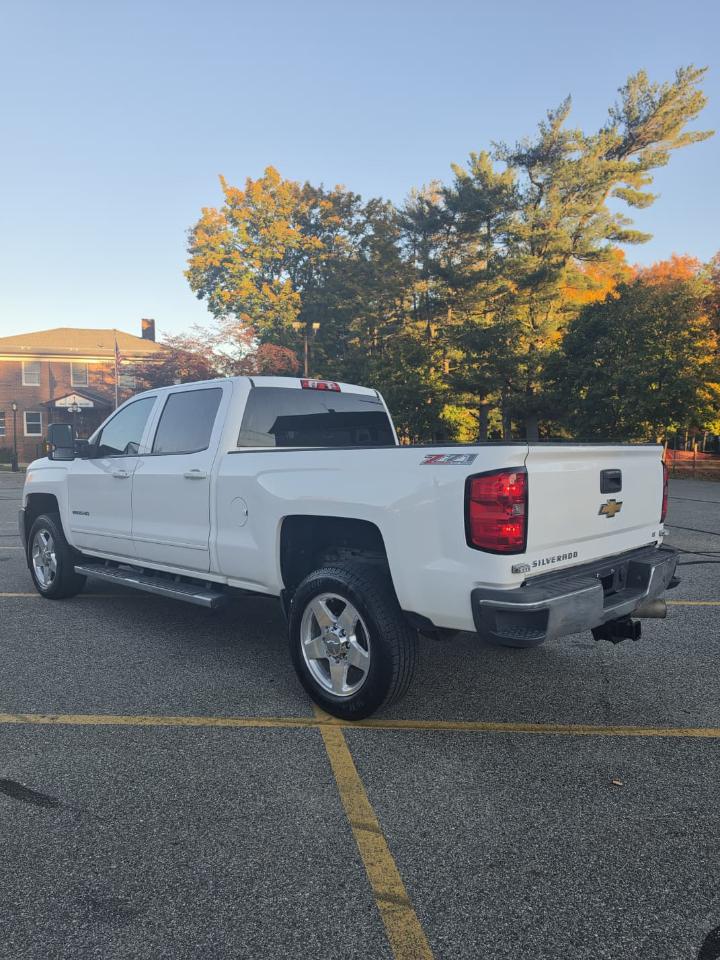 Chevrolet Silverado 2500HD LT Crew Cab Long Box 4WD 2015