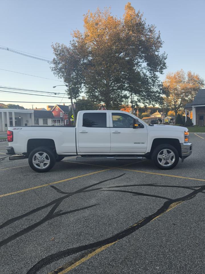 Chevrolet Silverado 2500HD LT Crew Cab Long Box 4WD 2015