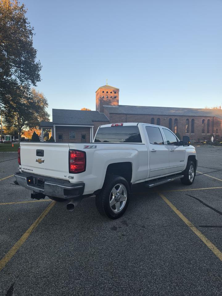 Chevrolet Silverado 2500HD LT Crew Cab Long Box 4WD 2015