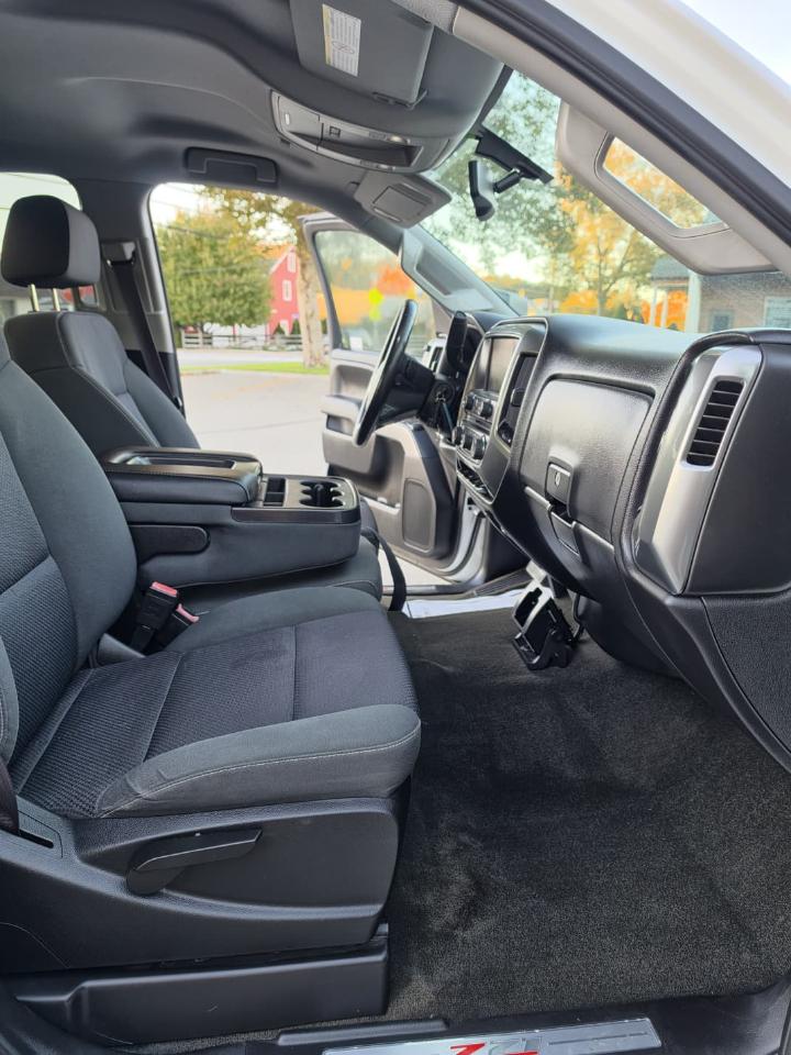 Chevrolet Silverado 2500HD LT Crew Cab Long Box 4WD 2015
