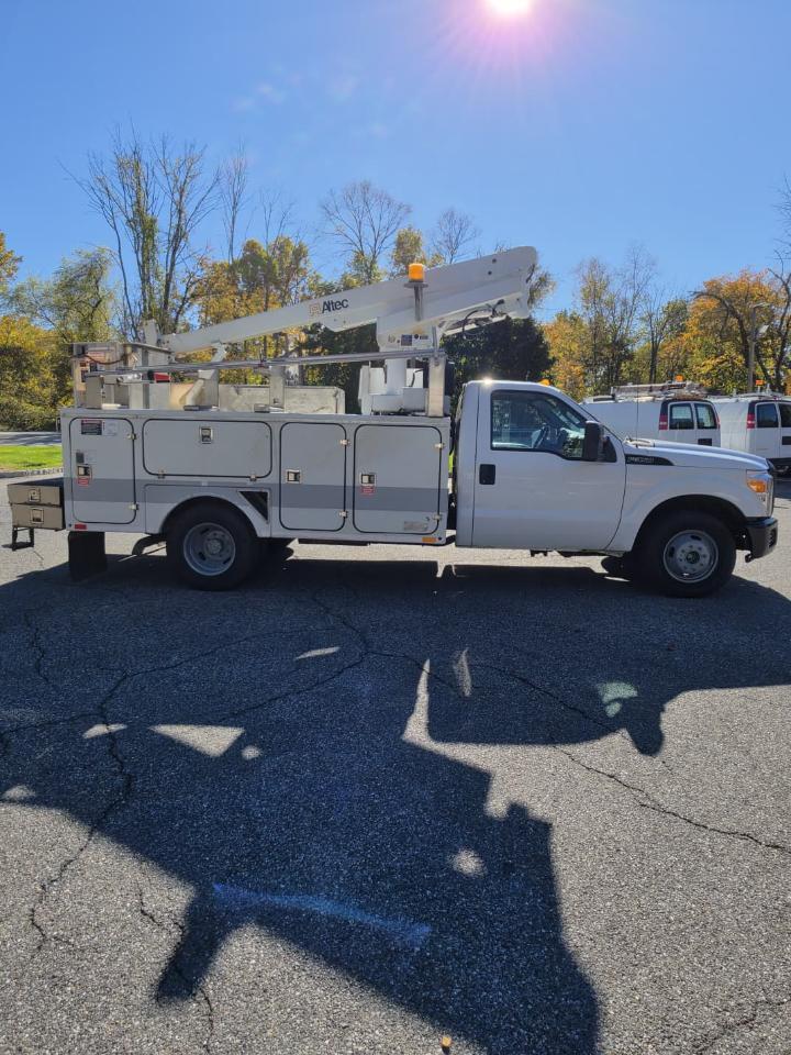 Ford F-350 SD XL DRW 2WD 2012