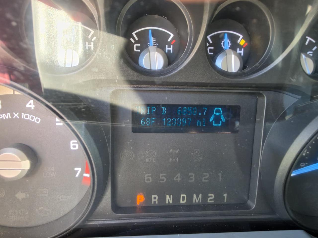 Ford F-350 SD XL DRW 2WD 2012
