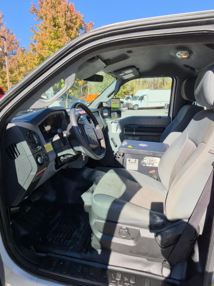 Ford F-350 SD XL DRW 2WD 2012