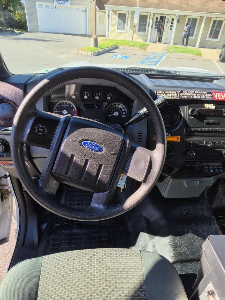 Ford F-350 SD XL DRW 2WD 2012