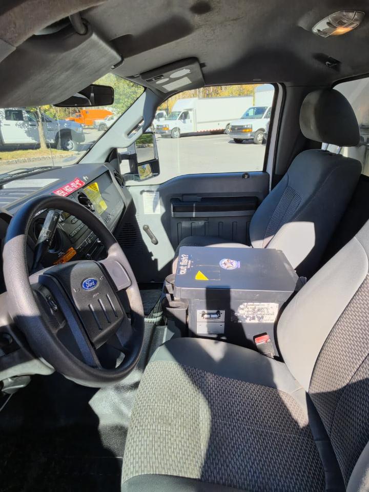 Ford F-350 SD XL DRW 2WD 2012