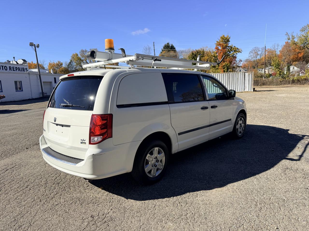 RAM Cargo Van Base 2013