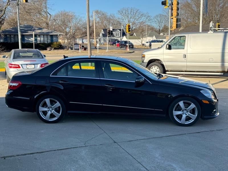 Mercedes-Benz E-Class E350 Sedan 4MATIC 2011