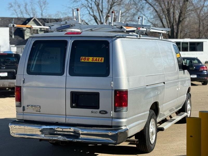 Ford Econoline E-250 Extended 2011