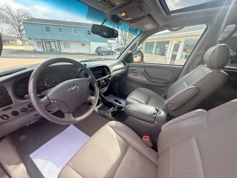 Toyota Sequoia SR5 4WD 2005