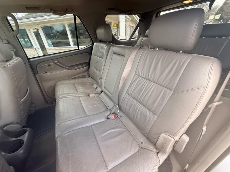 Toyota Sequoia SR5 4WD 2005