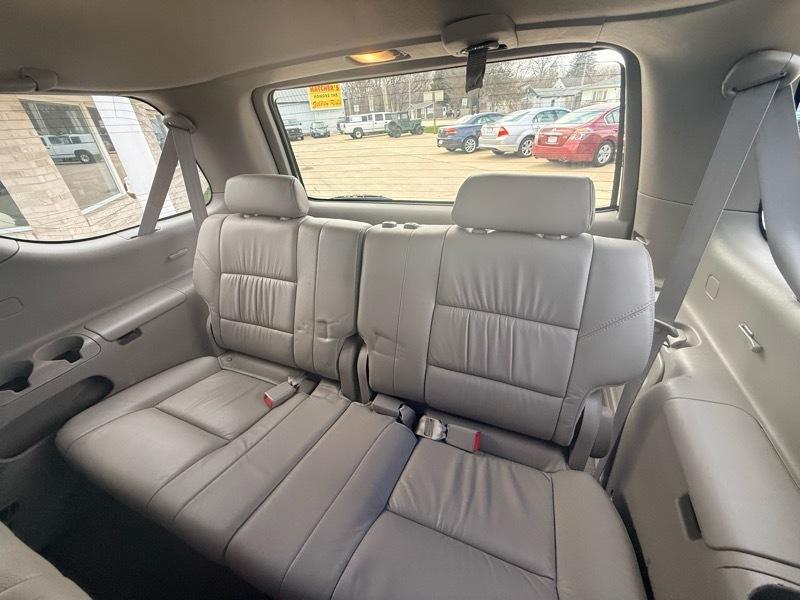 Toyota Sequoia SR5 4WD 2005