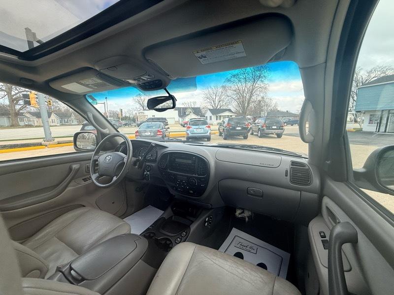 Toyota Sequoia SR5 4WD 2005