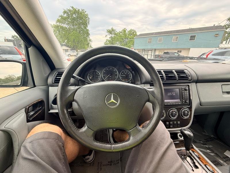 Mercedes-Benz M-Class ML350 2005