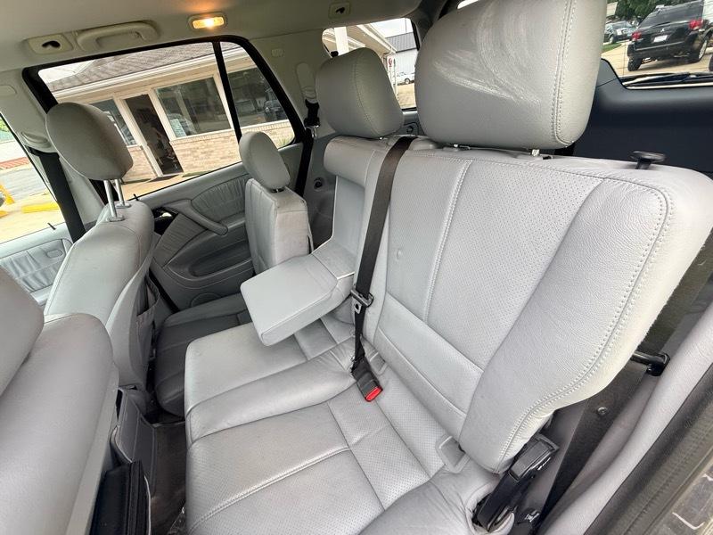 Mercedes-Benz M-Class ML350 2005