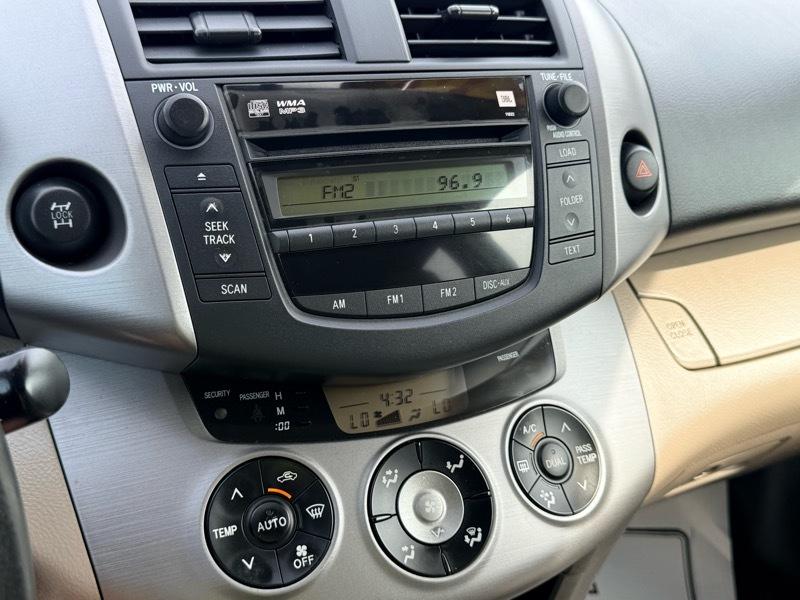 Toyota RAV4 Limited I4 4WD with 3rd Row 2007