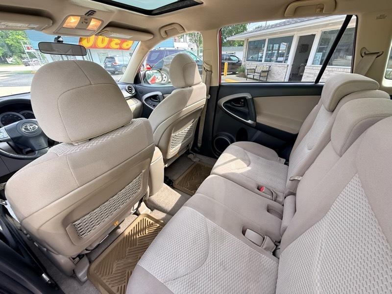Toyota RAV4 Limited I4 4WD with 3rd Row 2007