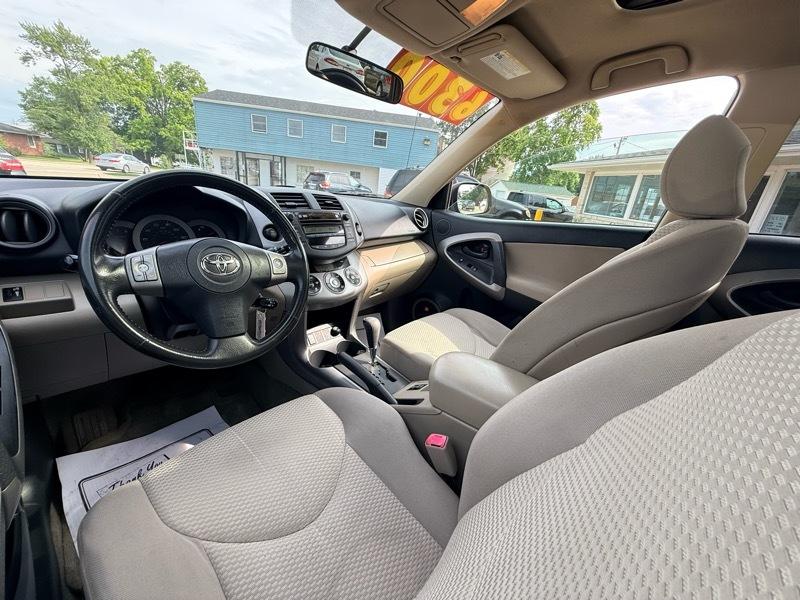 Toyota RAV4 Limited I4 4WD with 3rd Row 2007