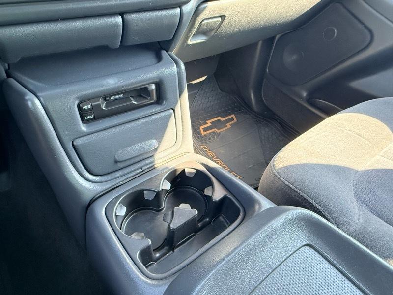 Chevrolet Silverado 1500 Ext. Cab Short Bed 2WD 2001
