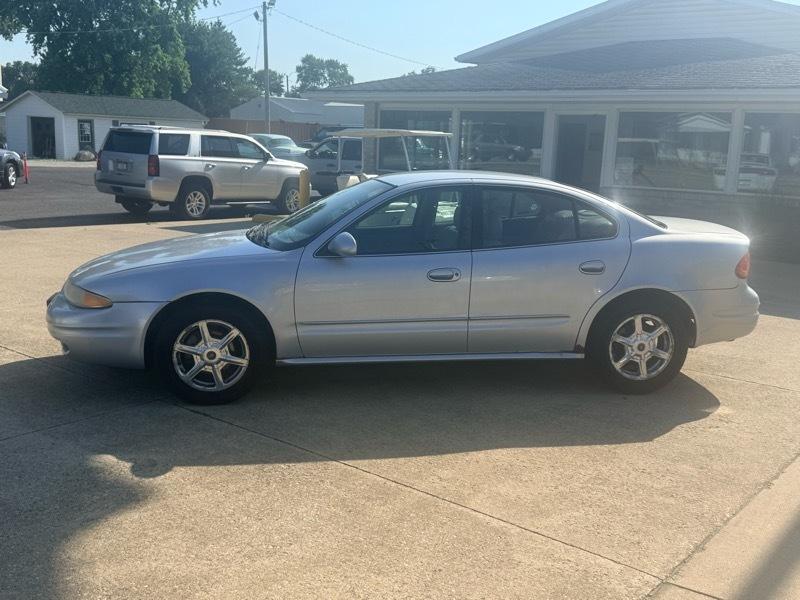 Oldsmobile Alero GLS Sedan 2002