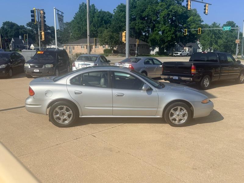 Oldsmobile Alero GLS Sedan 2002