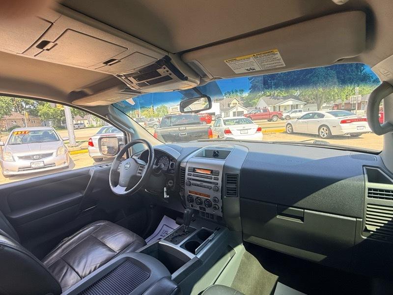 Nissan Armada LE 4WD 2006