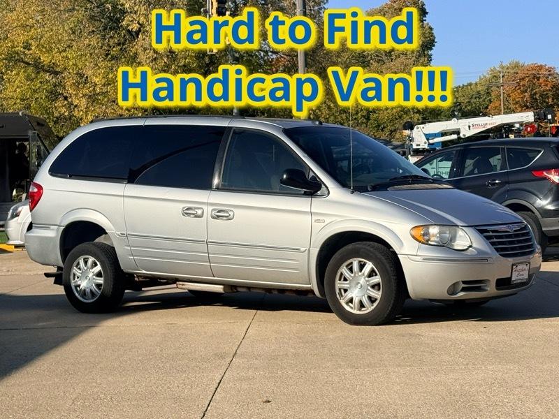 2005 Chrysler Town & Country Touring