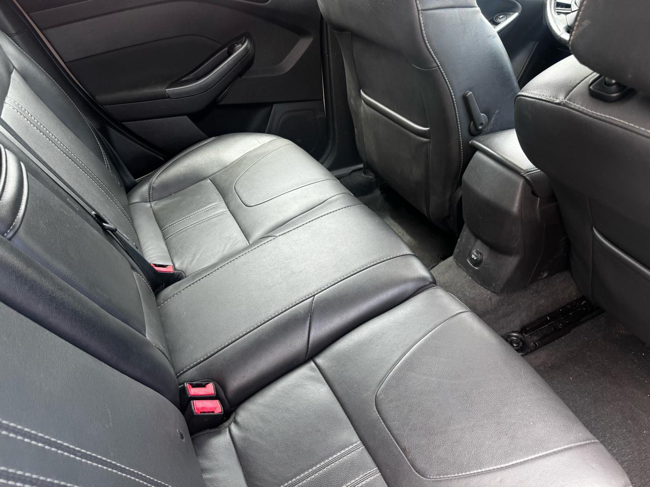 Ford Focus Titanium Hatch 2013