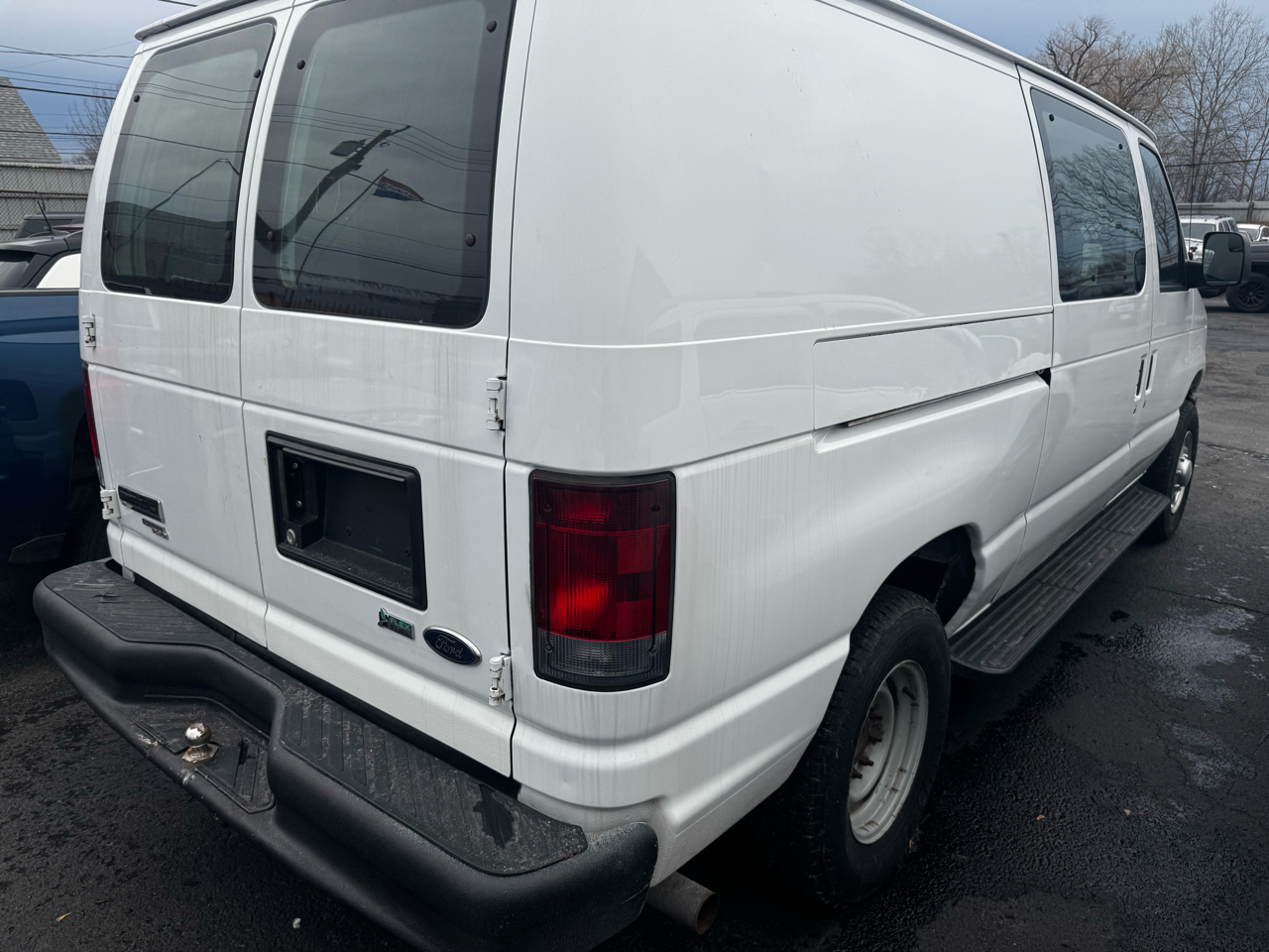 Ford Econoline E-350 Super Duty 2013