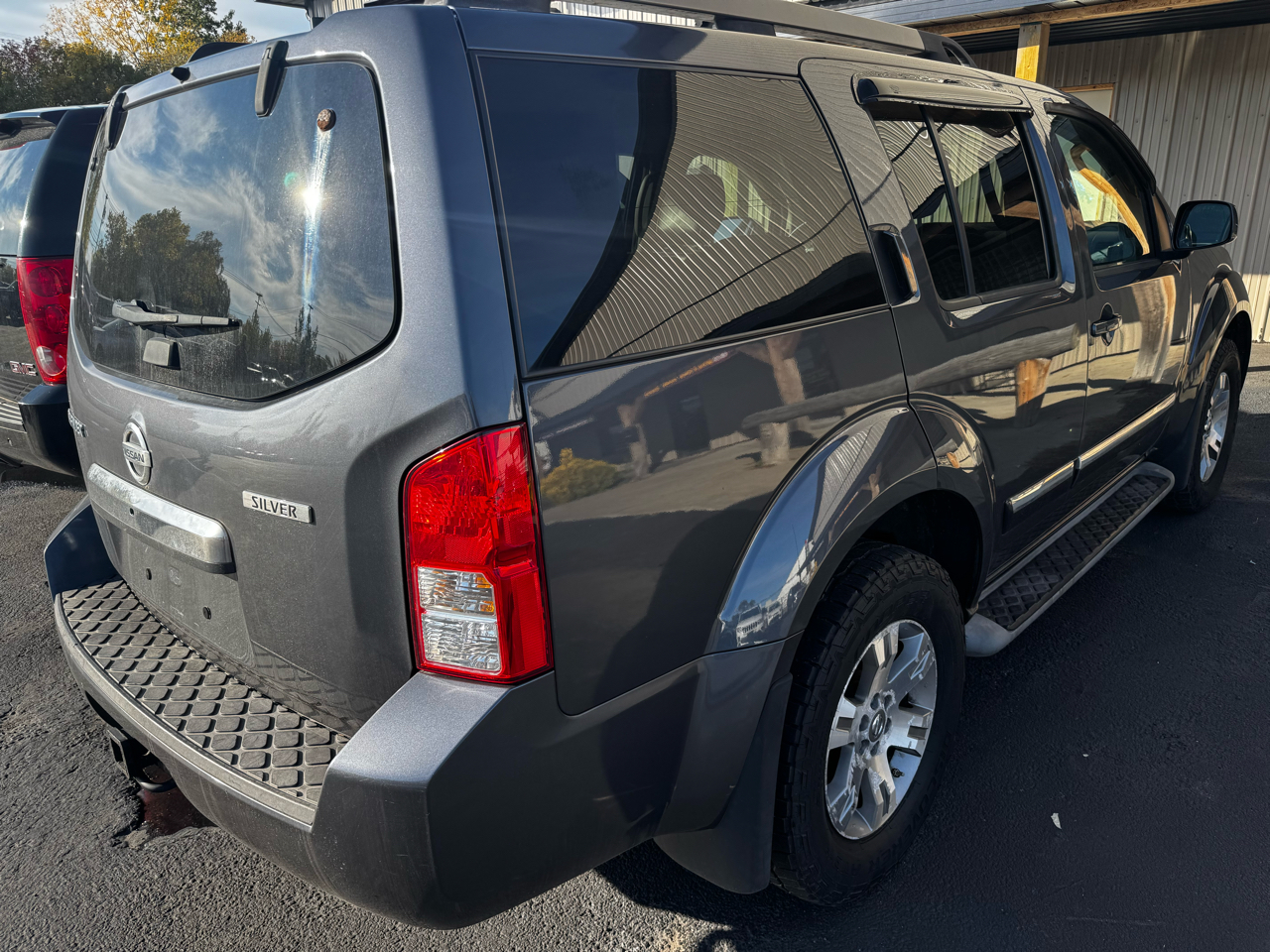 Nissan Pathfinder LE 4WD 2012 Nissan Pathfinder LE 4WD 2012