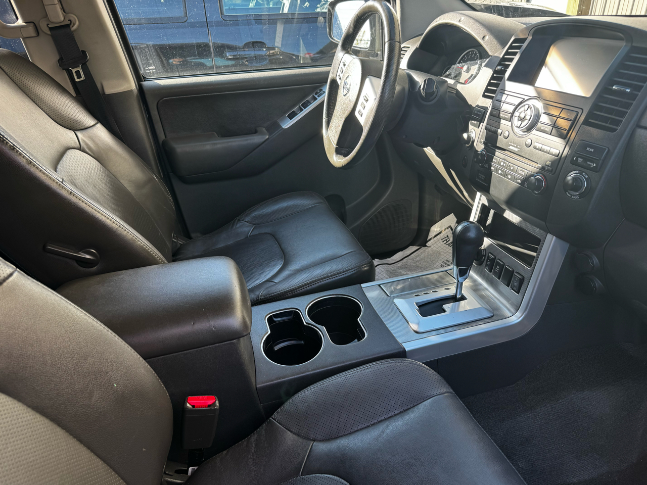 Nissan Pathfinder LE 4WD 2012 Nissan Pathfinder LE 4WD 2012