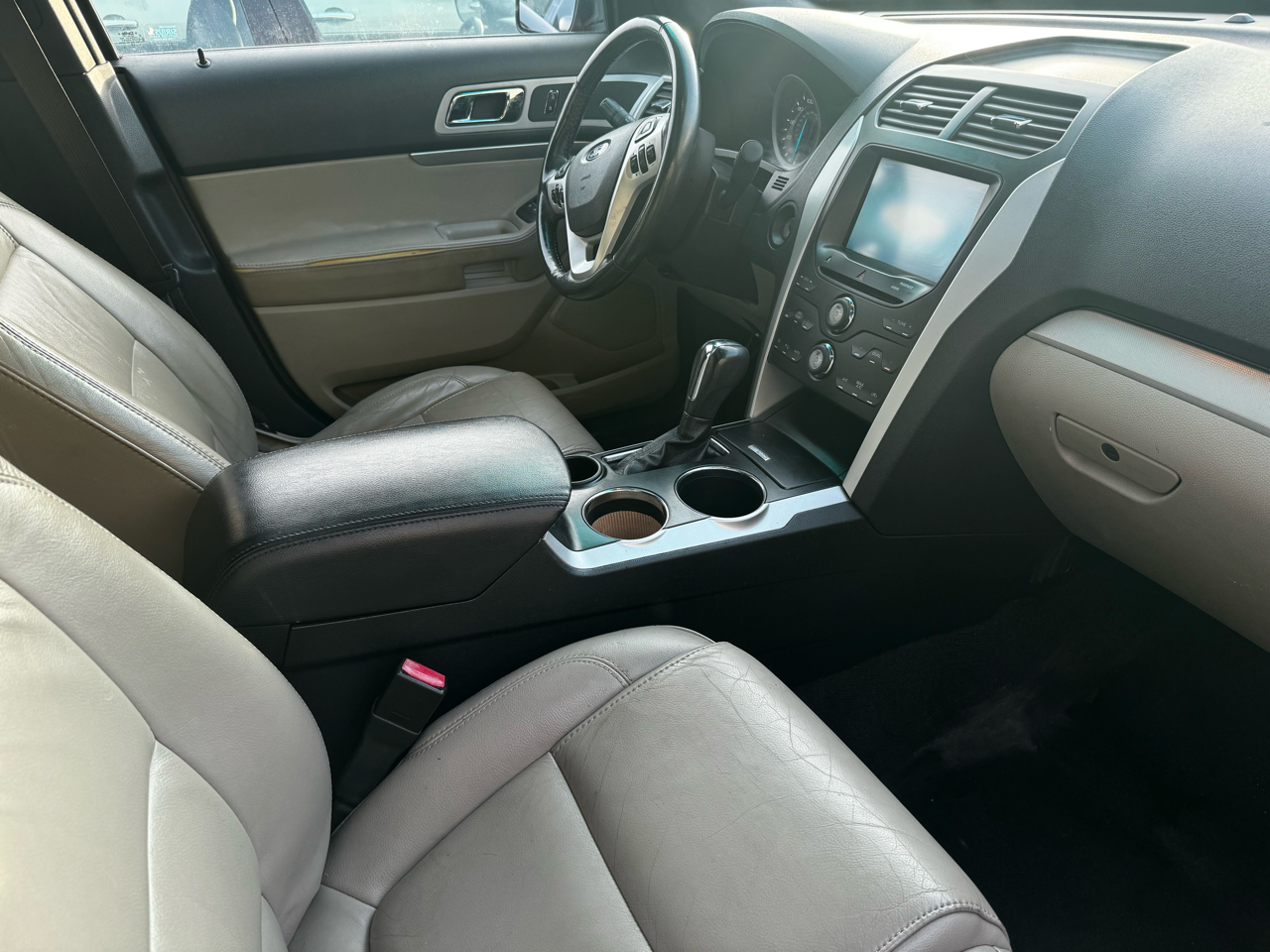 Ford Explorer XLT FWD 2012