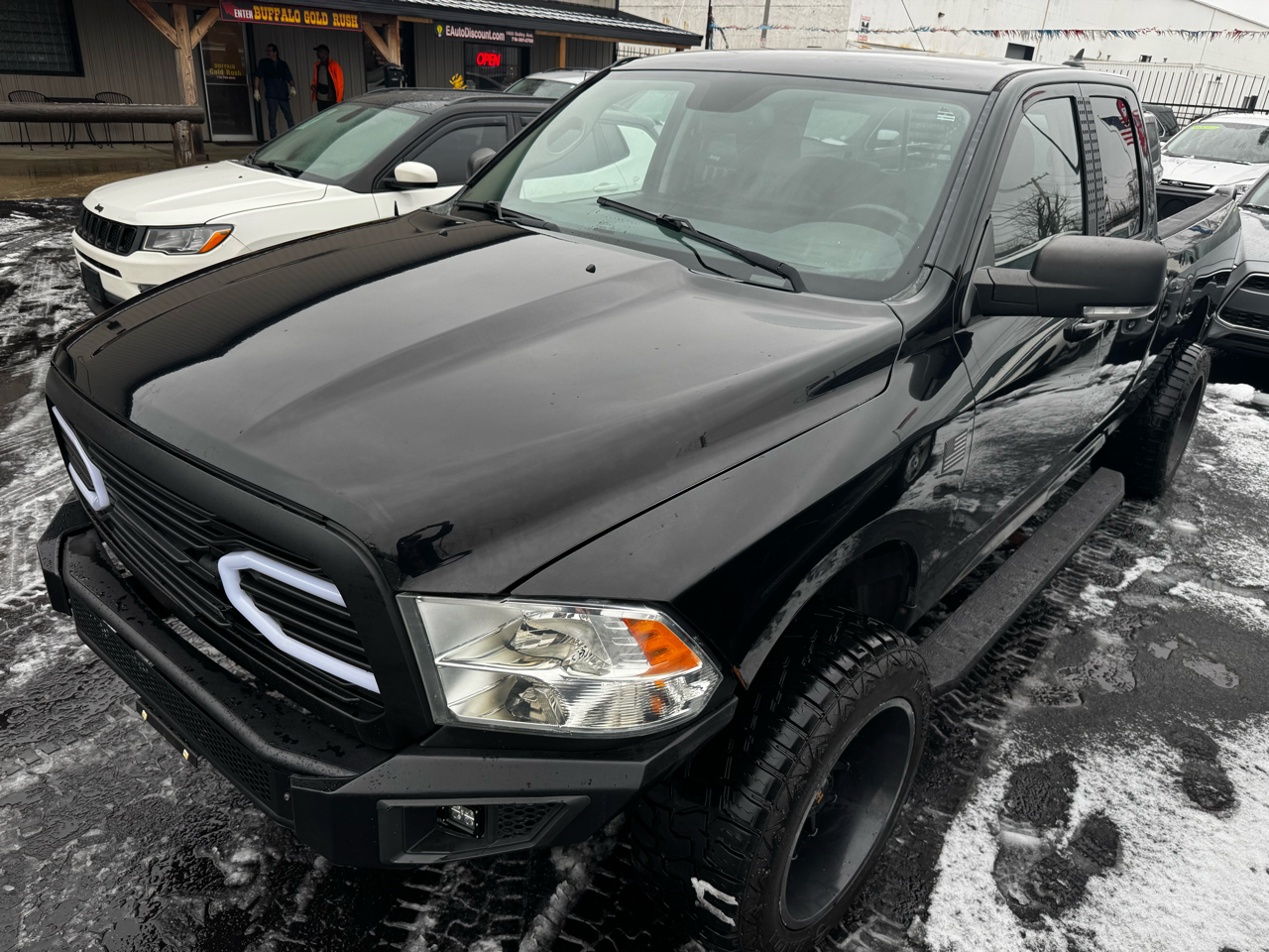 RAM 1500 4WD Quad Cab 140.5" Night 2014