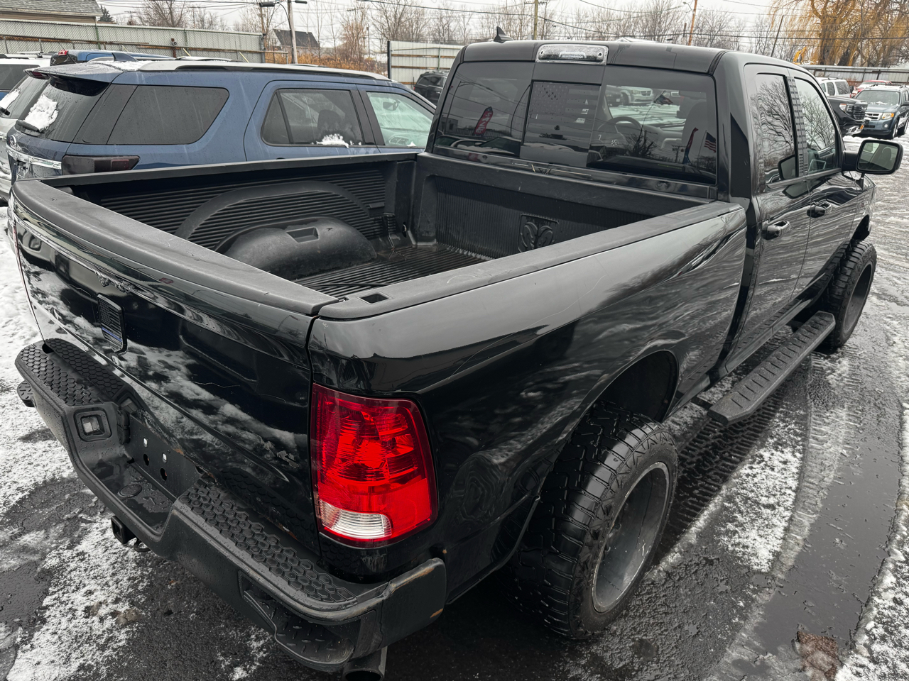RAM 1500 4WD Quad Cab 140.5" Night 2014