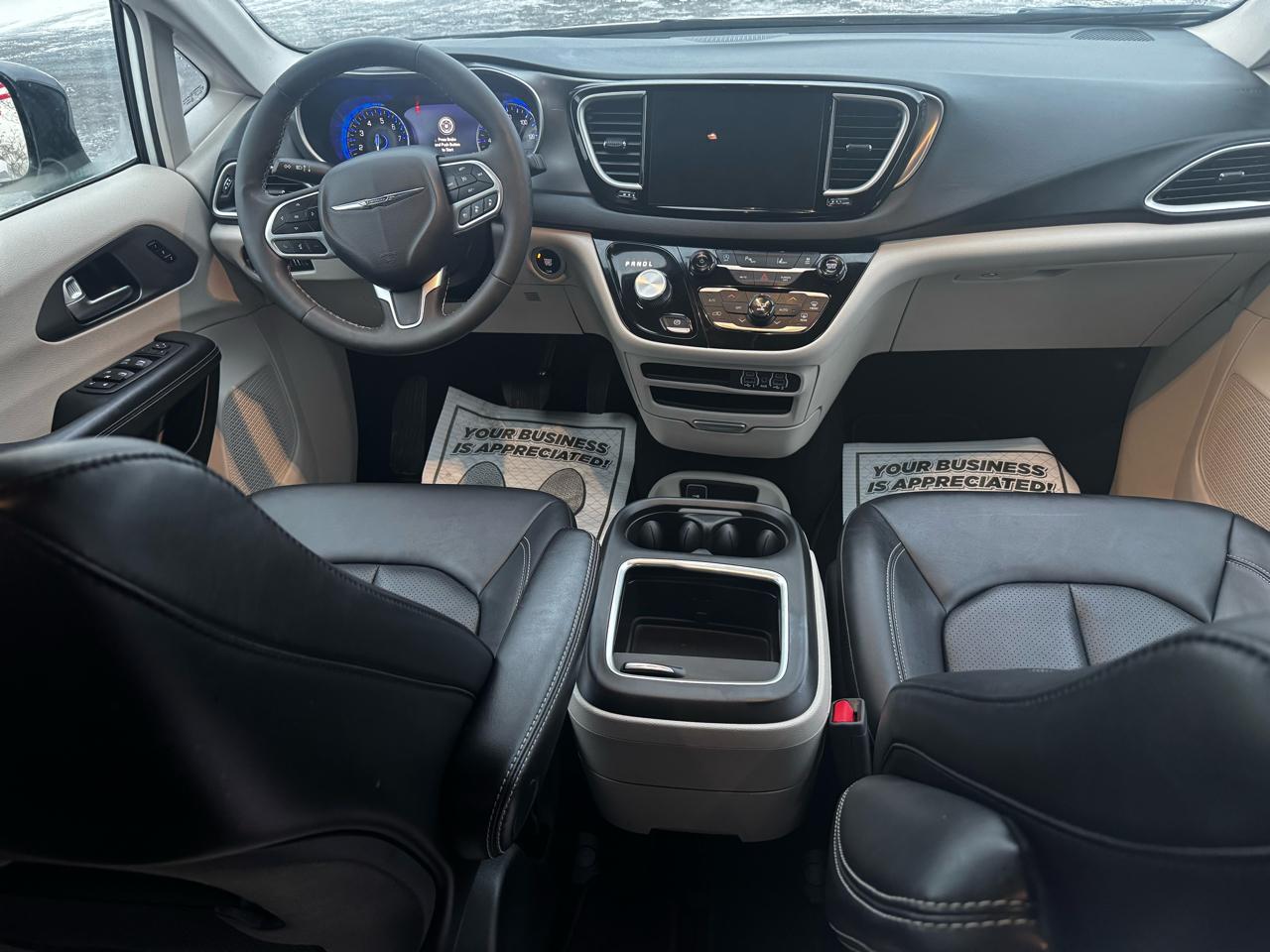 Chrysler Pacifica Touring L 2024