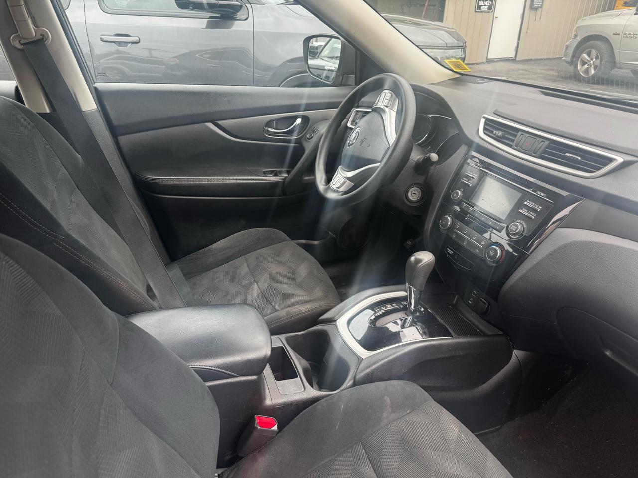 Nissan Rogue AWD 4dr SV 2016