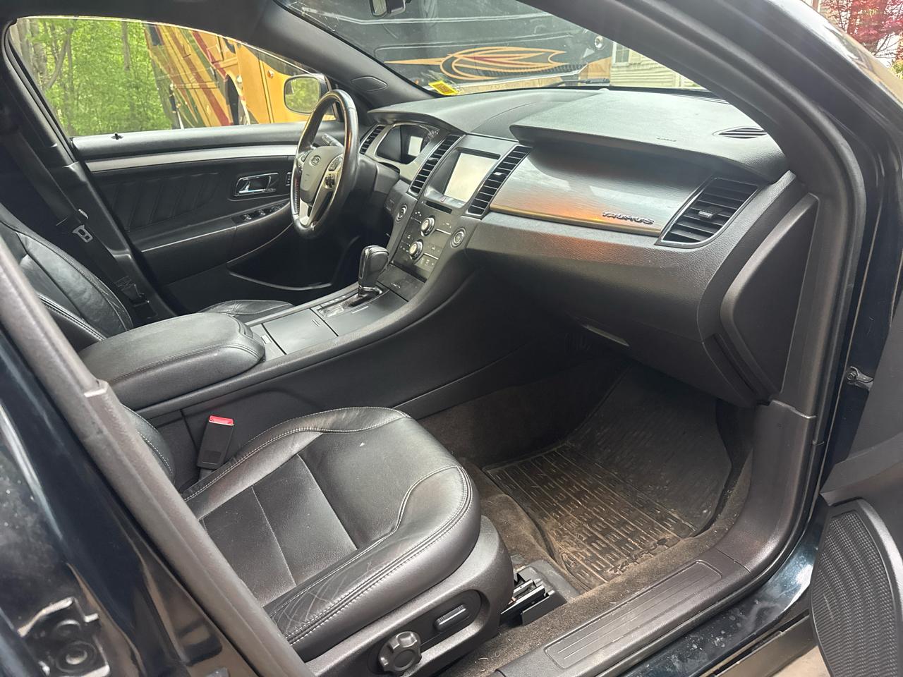 Ford Taurus 4dr Sdn SEL FWD 2015