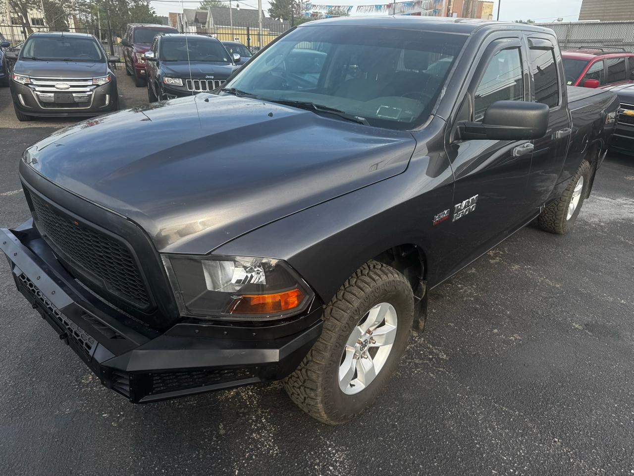 2017 RAM 1500 Express 4x4 Quad Cab 6'4's photo