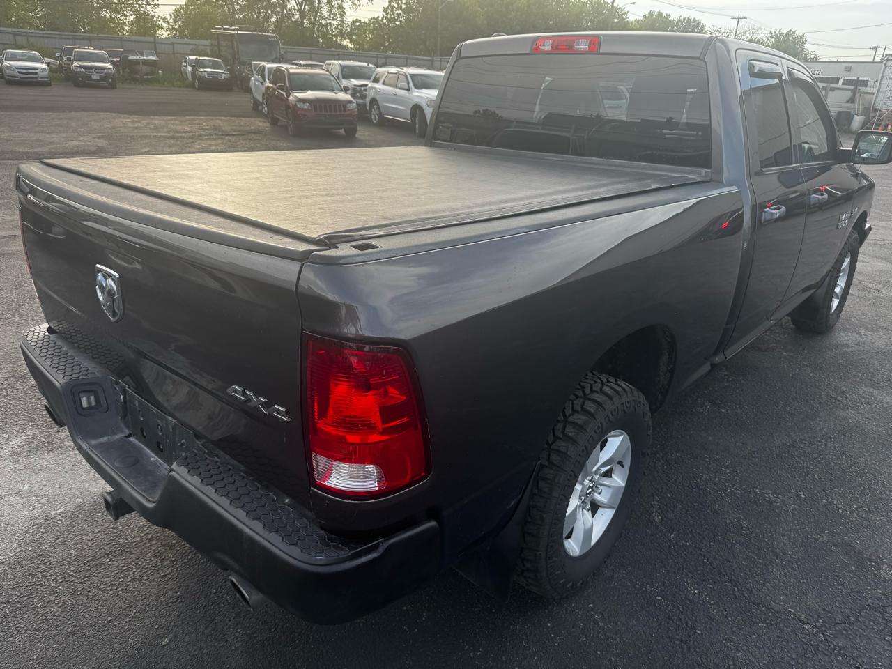 RAM 1500 Express 4x4 Quad Cab 6'4" Box 2017