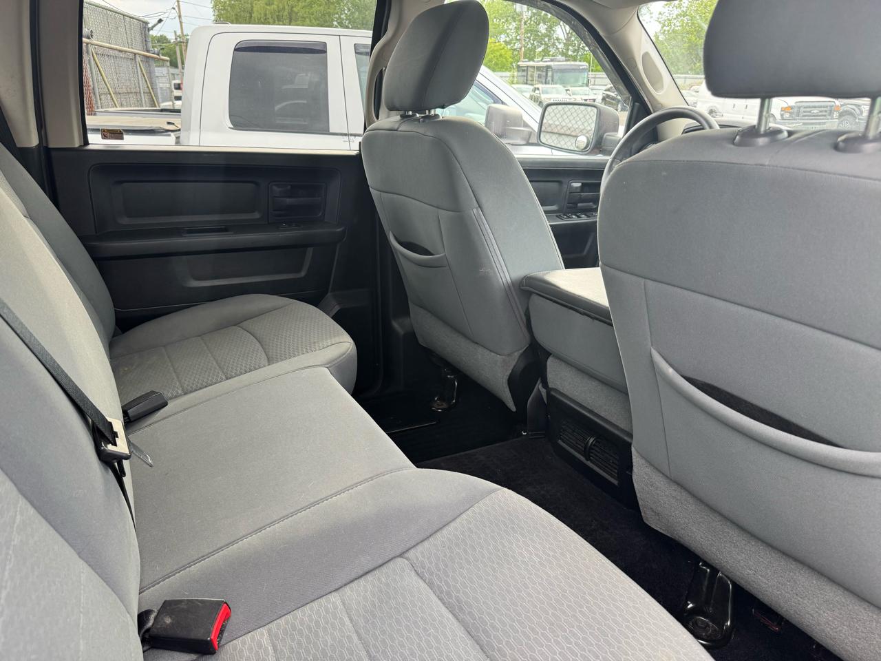 RAM 1500 4WD Crew Cab 140.5" Express 2013