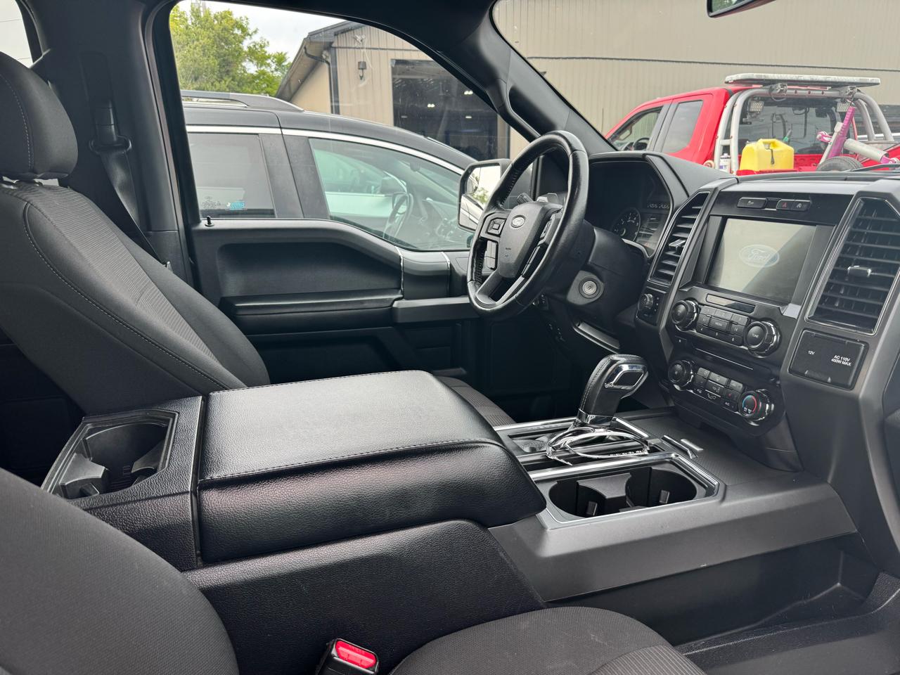 Ford F-150 4WD SuperCrew 139" XLT 2017