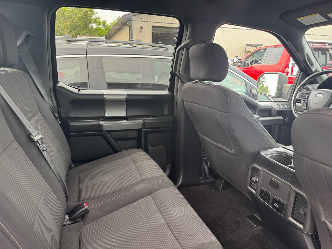 Ford F-150 4WD SuperCrew 139" XLT 2017