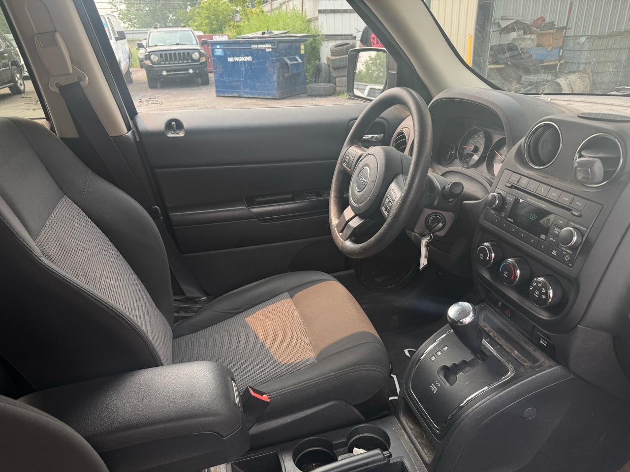 Jeep Patriot FWD 4dr Sport 2014
