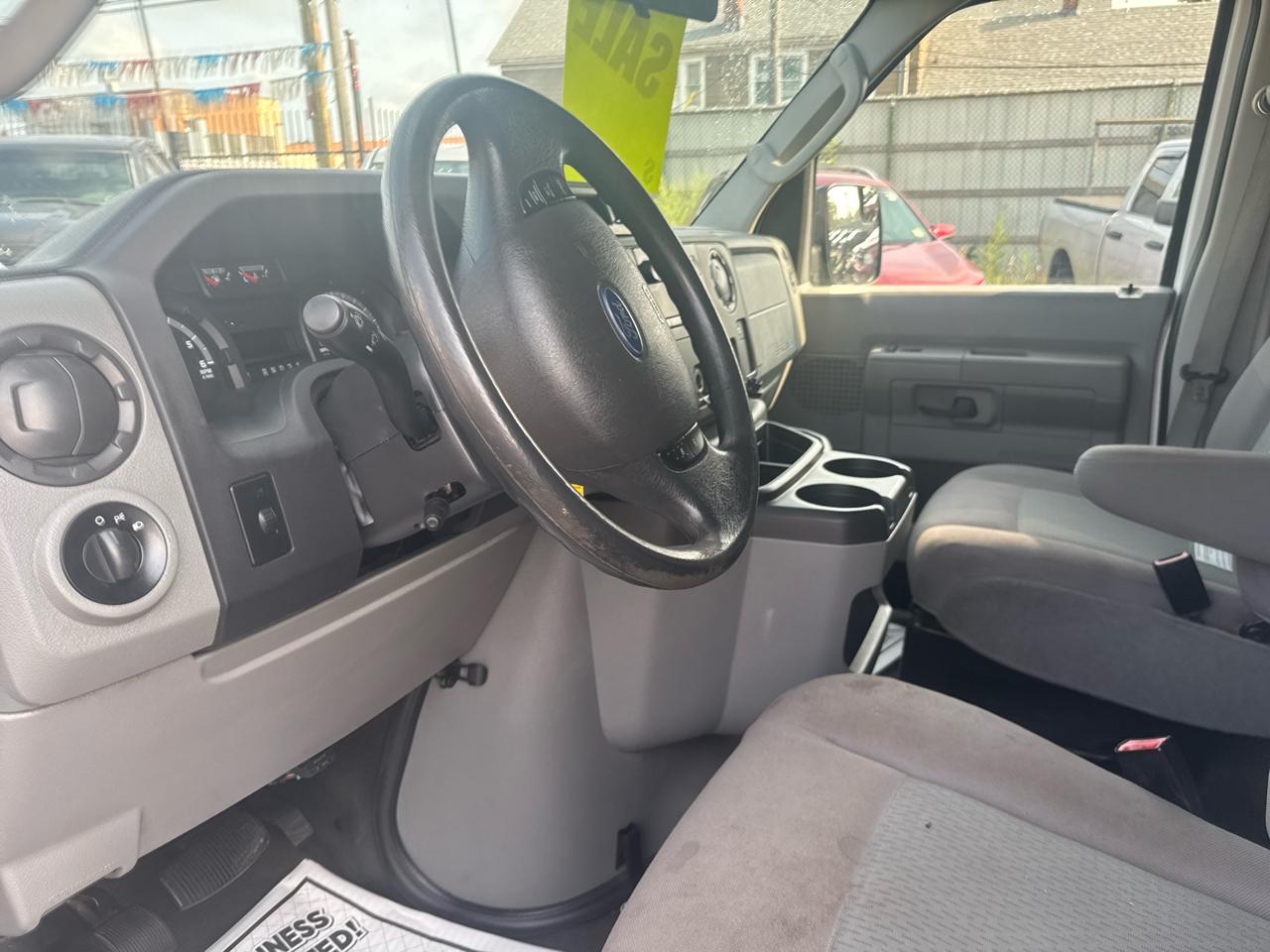 Ford Econoline Cargo Van E-250 Ext Recreational 2013